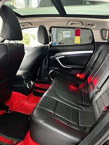 WEY VV7c 2017 d'<span class=keywords><strong>occasion</strong></span>, version Luxe, 2.0T automatique, SUV, conduite à gauche, essence, véhicule d'<span class=keywords><strong>occasion</strong></span> pour l'exportation vers l'Afrique et le Moyen-Orient - Product Image 5