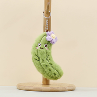 Vente en gros de mini porte-clés pendentif en peluche de concombre de dessin animé personnalisé créatif jouets en peluche en nylon souple avec doublure en maille cadeau promotionnel