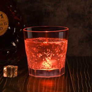 Vaso Octagonal de Whisky Luminoso LED con Logotipo Personalizado, Material de Grado Alimenticio, Batería Reemplazable, para Fiestas, Bares, KTV, Restaurantes - Product Image 3