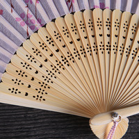 Éventail pliant en bambou de style japonais classique, motif fleur de cerisier, peinture ancienne, accessoire de danse, cadeau classique, vente en gros HZ