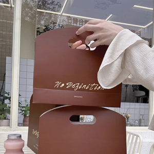 Bolsa de papel de regalo impresa de lujo Diseño troquelado personalizado Bolsas de papel de compras al por menor con su propio logotipo - Product Image 5