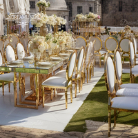 Table de salle à manger rectangulaire dorée avec plateau en verre trempé et base en acier inoxydable – Mobilier durable pour hôtels, restaurants et banquets