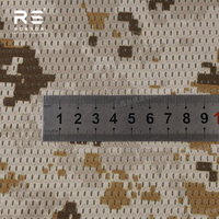 AOR1 Camouflage numérique du désert imprimé 120gsm tissu de maille de polyester imprimé double face léger pour écharpe de masque tactique