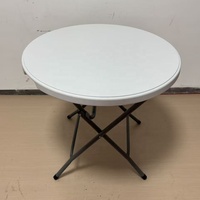 Table pliante ronde de 80 cm en HDPE moulé par soufflage, hauteur réglable, table à manger portable en plastique avec cadre métallique pour pique-nique et fêtes en plein air