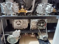 Distributore di Carburante con 2 Ugelli 3 Prodotti Mobile con Serbatoio 220V/380V Antideflagrante per Stazioni di Rifornimento in Zone Remote in Africa