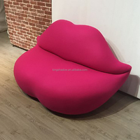 Meubles de salon, chaise en forme de lèvre, coin d'attente, canapé, salon