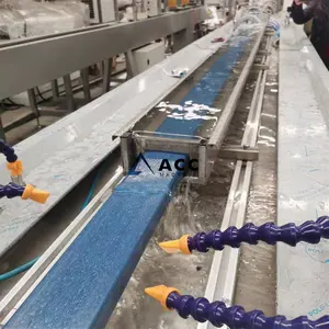 Enkele Schroef Extruder Productielijn Voor Het Maken Van Hdpe Pe Plastic Outdoor Massief Board Kikker Stoel Plaat Profiel