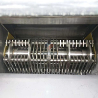 KINDCH RVS Gemotoriseerde Chili Kurkuma Gember Grove Kruimelmachine Kaneel Nootmuskaat Grinder Machine CE Gecertificeerd 2.2kW voor