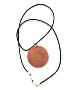 Se Pêche Aventurine Gravé Chakra sacré Pendentifs: Pêche Aventurine Gravé Chakra sacré Pendentifs bye en ligne - Product Image 1