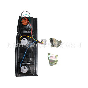 Luces Traseras para Nissan Pickup D21 84-95 B6555-25G60 con Arnés de Cableado - Product Image 5