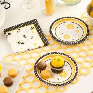Assiettes en papier modernes de 9 pouces sur le thème des abeilles pour révélation du sexe, fête prénatale et fournitures de fête d'anniversaire - Fournitures sur le thème des abeilles - Product Image 5
