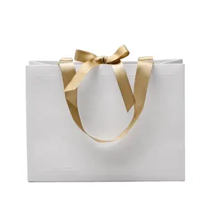 Free Sample High Quality New Design Luxury Recycled Custom Printing Square Paper Bag with Handle