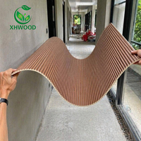 Revêtement mural décoratif en MDF rainuré flexible, panneau intérieur flexible pour projets hôteliers et commerciaux