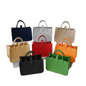 Venta al por mayor de bolsas de fieltro de tamaño pequeño multicolor bolsas de compras con logotipo personalizado - Product Image 1