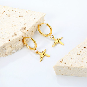 Pendientes de aro estilo ECG de acero inoxidable color dorado para hombres y mujeres - Product Image 1