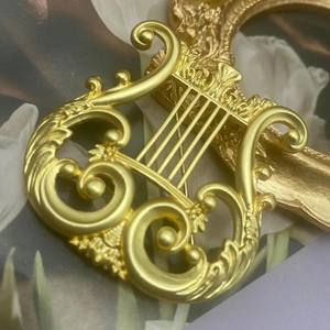 Broche de style cour médiévale élégante, design de <span class=keywords><strong>harpe</strong></span> tridimensionnel, bijoux de costume unisexe, accessoires, cadeaux de fête - Product Image 5