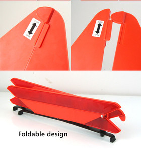 Triangle <span class=keywords><strong>de</strong></span> signalisation réfléchissant 42 cm pour assistance en cas <span class=keywords><strong>de</strong></span> panne <span class=keywords><strong>de</strong></span> véhicule - Outil d'urgence en plastique durable pour <span class=keywords><strong>voiture</strong></span> - Product Image 2