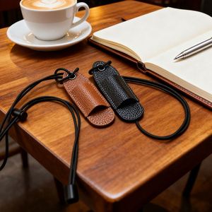 Sangle en cuir véritable pour stylo, support de lunettes de voyage, design moderne durable, gaufré, cadeau promotionnel pour stylos, crayons, EDC - Product Image 4