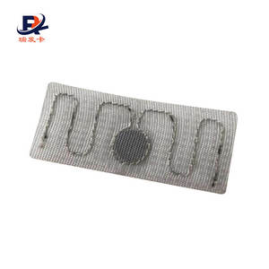 Etiquetas RFID baratas Etiqueta de lavandería textil flexible RFID impermeable lavable UHF - Product Image 1