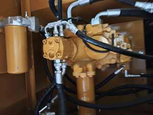 Motor de excavadora de movimiento de tierra hidráulica Caterpillar 330D usado original Motor de alta eficiencia Excelentes condiciones de trabajo - Product Image 2