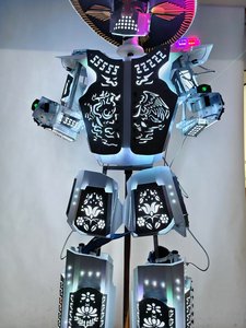 Costume Robot LED con Stivali, Sombrero Messicano, Armatura Intagliata, Luminoso per Spettacoli Notturni e Parate - Product Image 4