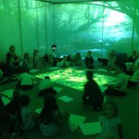 360 °   Système de cartographie holographique clé en main : expérience numérique immersive avec projection murale et au sol pour les halls des musées