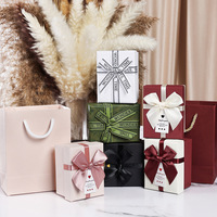 Boîte cadeau rigide de luxe biodégradable avec logo personnalisé pour la Saint-Valentin, rouge à lèvres, blush, finition mate texturée, cosmétiques pour soins de la peau
