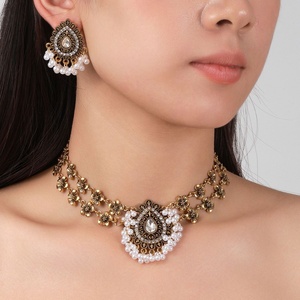 Conjunto de Dos Piezas con Borlas de Perlas y Flores Étnicas Vintage, Exquisito Traje Hanfu Bohemio con Baño de Oro para Regalos de Boda y Viajes - Product Image 3