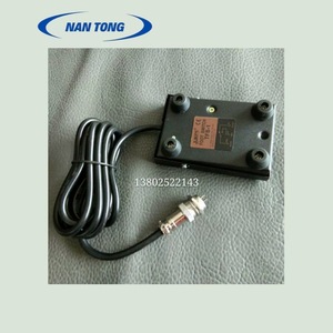 Interrupteur à pédale NanTong pour machines d'impression et d'emballage, 220V AC, boîtier métallique avec câble et prise - Product Image 3