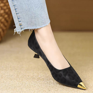 Spring Hong Kong-style Metallic French-inspired Womens Pumps <strong>Low</strong>-cut Slender <strong>Stiletto</strong> Pointed Toe Slip-on Closure <strong>Low</strong> <strong>Heel</strong> - Product Image 2