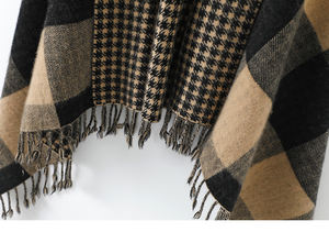 Prix <span class=keywords><strong>de</strong></span> gros classique réversible <span class=keywords><strong>pied</strong></span>-<span class=keywords><strong>de</strong></span>-<span class=keywords><strong>poule</strong></span> Plaid hiver surdimensionné tissé acrylique laine mélange femmes châle <span class=keywords><strong>Poncho</strong></span> - Product Image 6