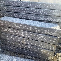 Clôture moderne en granit gris foncé G654 style palissade pour l'extérieur et l'escalier avec solution de design graphique