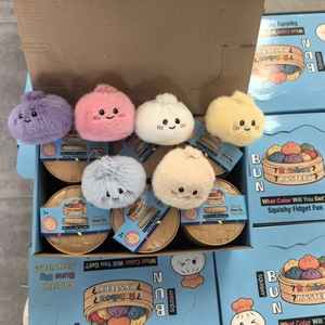 Peluche en forme de chignon réaliste, anti-stress, poupée en peluche douce et moelleuse, porte-clés, breloque mignonne, produit populaire - Product Image 1