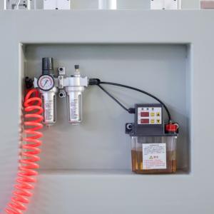 Máquina automática CNC para trabajar la madera: perforación de orificios para cerraduras de puertas, mortajado de <span class=keywords><strong>bisagras</strong></span>, taladrado de espigas y ranuras. - Product Image 2