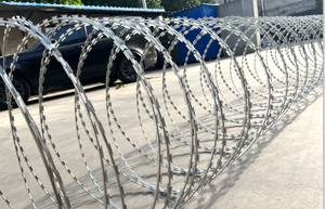 Rollo de Alambre de Cuchillas Espiral Electro-Galvanizado, Económico, para Seguridad Perimetral de Fábricas - Product Image 3