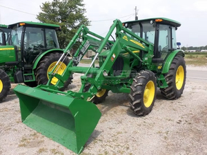 Tractor Usado <span class=keywords><strong>John</strong></span> <span class=keywords><strong>Deere</strong></span> 120 4x4 de 70HP con Motor y Bomba, Alta Productividad, Implementos Completos a Buen Precio - Product Image 3