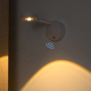 Nueva Lámpara de Pared Interior Recargable Sin Cables con Control Remoto, Luz LED Inteligente con Sensor de Movimiento Corporal - Product Image 1