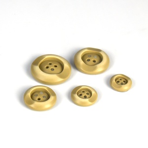 อุปกรณ์ตกแต่งเสื้อผ้าราคาดี ปุ่มผ้าพลาสติกแบบสั่งทำพิเศษสำหรับกางเกงยีนส์ - Product Image 5