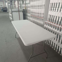 Table pliante d'extérieur portable personnalisée et économique / Table de jardin pliable en plastique blanc de 6/8 pieds au design moderne pour événements et réceptions