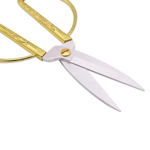 กรรไกรสแตนเลสสีทอง 0013 ยี่ห้อลู่ปัน สำหรับตัดกระดาษ ใช้งานได้หลากหลาย - Product Image 2