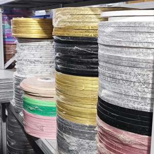 PACKINWAY Vente en gros de plateaux ronds pour gâteaux de 12 mm, plateaux à gâteau personnalisés de 8 pouces en carton doré - Product Image 2