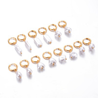 Boucles d'oreilles pendantes créoles tendance style vintage, plaqué or 18 carats brillant, en acier inoxydable avec perles d'imitation pour femme