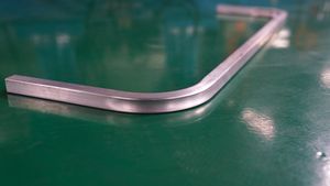 Dobladora de tubos cuadrados de metal de acero hidráulico de doble cabeza, máquina dobladora de tubos de cobre ss, silla de acero inoxidable automática - Product Image 2