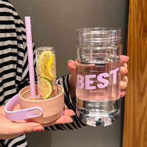 Botella de agua portátil rosa de 600 ml de plástico con pajita, taza con filtro infusor de té de frutas elegante para niños, aplicable para agua hirviendo en la escuela - Product Image 4