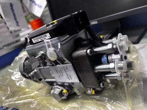 Bomba de Combustible de 24 V, Bomba de Inyección VP30 2644P501 10R-9695 216-9824 para Excavadora 1104C, Piezas del Motor 2169824 10R9695 - Product Image 3