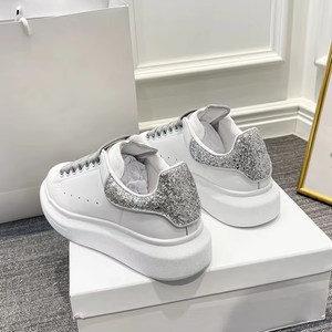 Zapatillas de Diseño de Lujo Originales McQueenes para Hombre, Calzado Deportivo Cómodo y Transpirable de Cuero Genuino, Estilo Casual - Product Image 3
