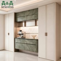 Buffet mural intégré moderne avec crédence en texture pierre pour projet de villa de luxe