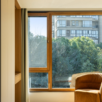 Ventana Abatible Moderna SAYYAS F120 de Aluminio Revestido de Madera para Villas y Hoteles, Doble Acristalamiento Decorativo Exterior Resistente al Viento