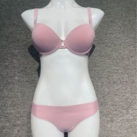Nouvel ensemble soutien-gorge et culotte en dentelle magnifique, avec armatures amovibles, fermeture avant, bonnet 3/4, bretelles réglables, motif uni et string