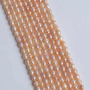ลูกปัดน้ำจืดธรรมชาติทรงข้าว ขนาด 6-7 มม. สีขาว วัสดุทำเครื่องประดับปิ่นปักผมแบบแฮนด์เมด พร้อมด้าย ขายส่ง - Product Image 2
